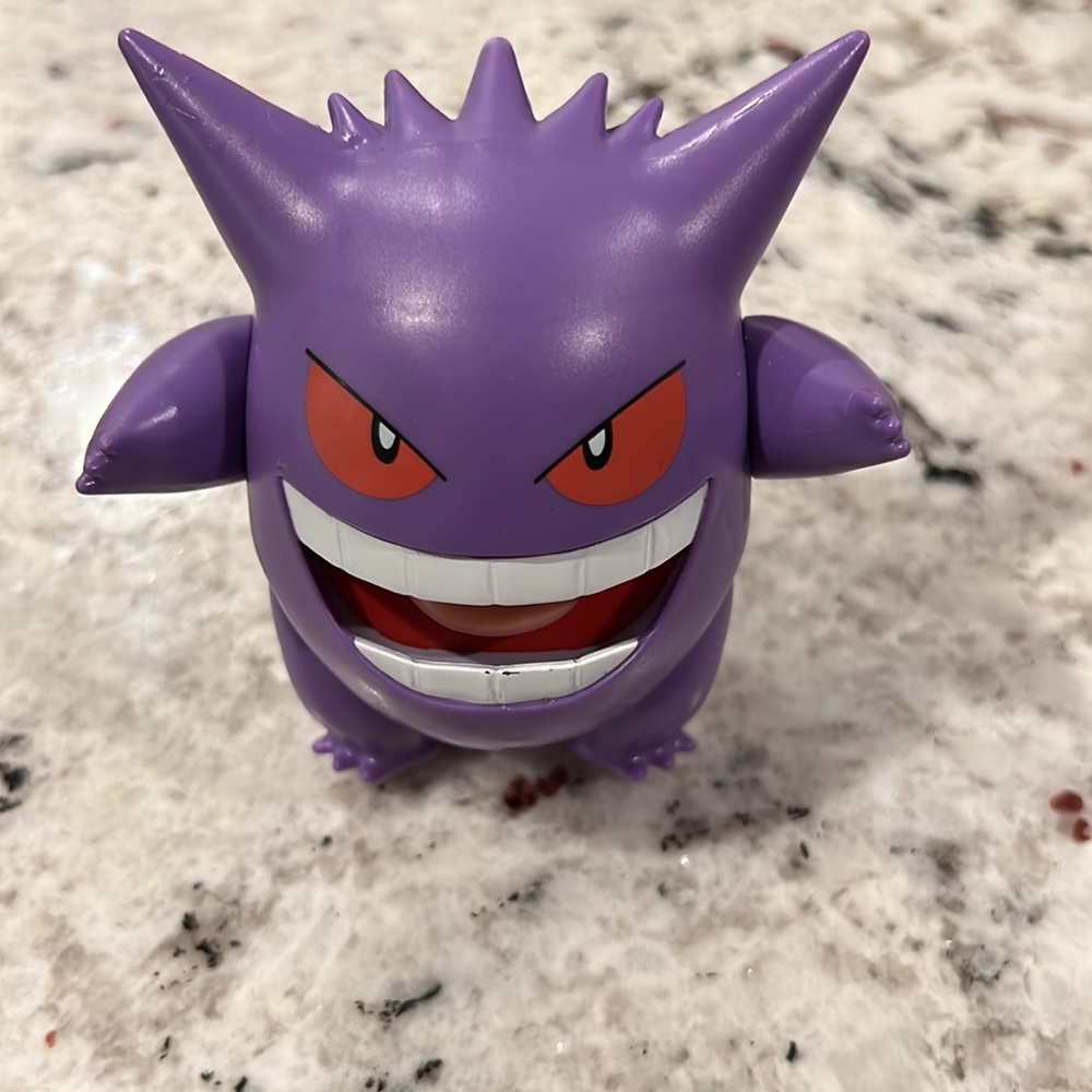 Gengar Pokémon Battle Feature Action Figure